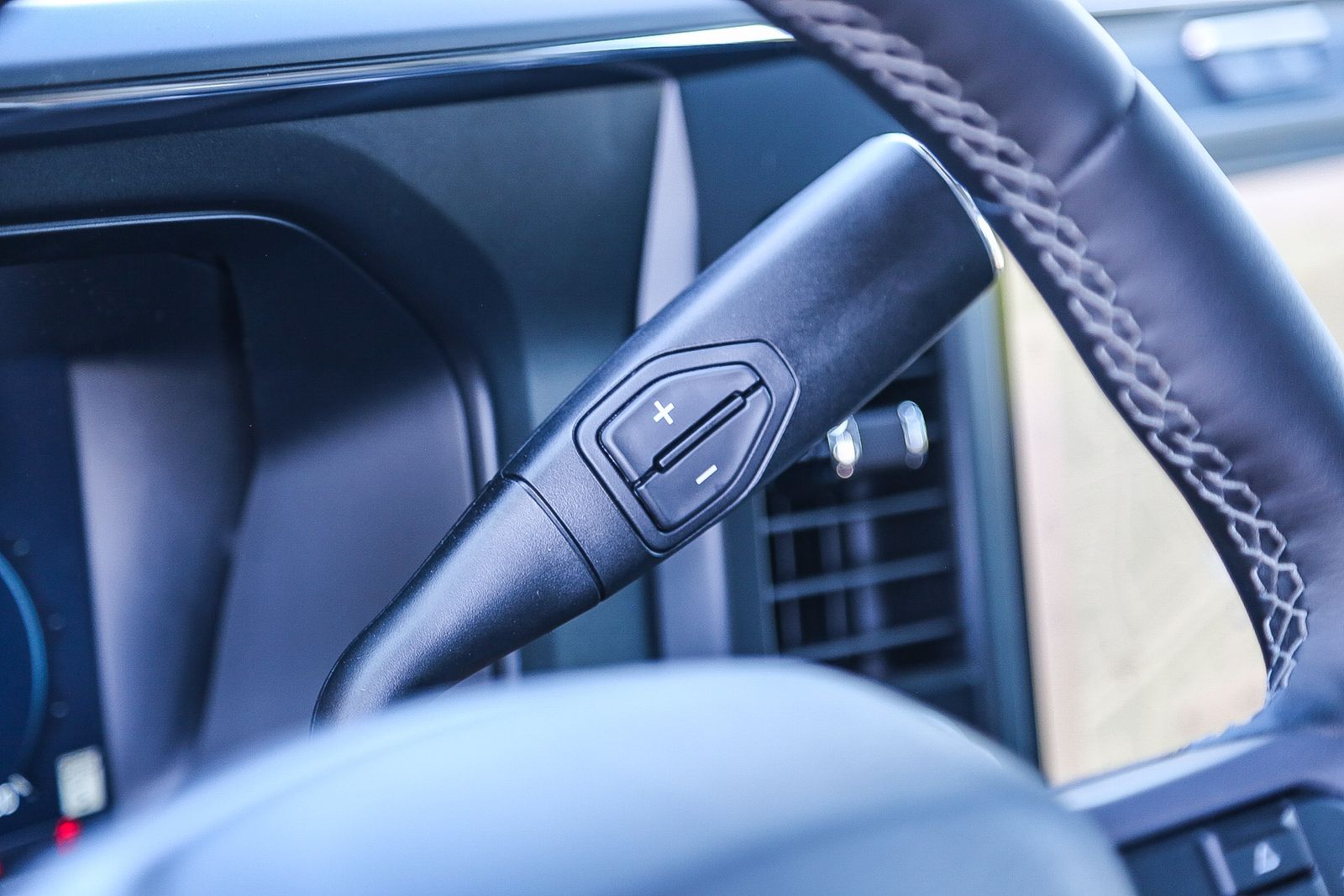 2025 Ford F-350 Lariat photo 13
