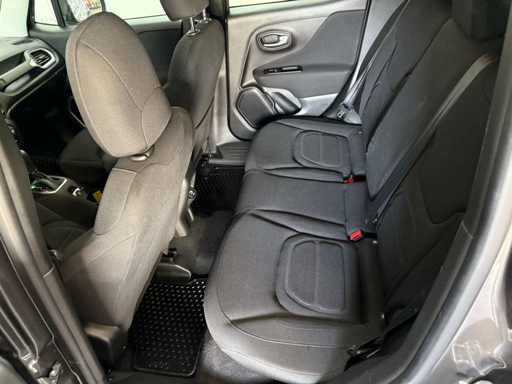 2020 Jeep Renegade Latitude photo 27