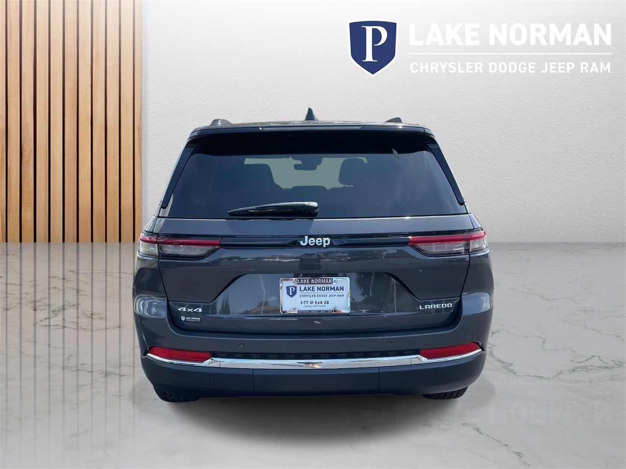 2025 Jeep Grand Cherokee Laredo photo 7