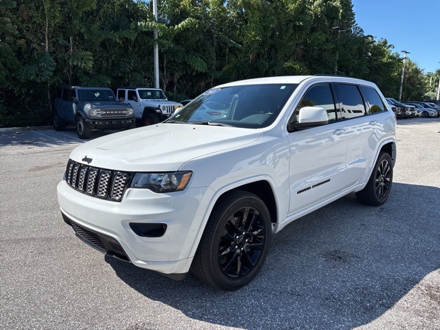 2021 Jeep Grand Cherokee Laredo X photo 4