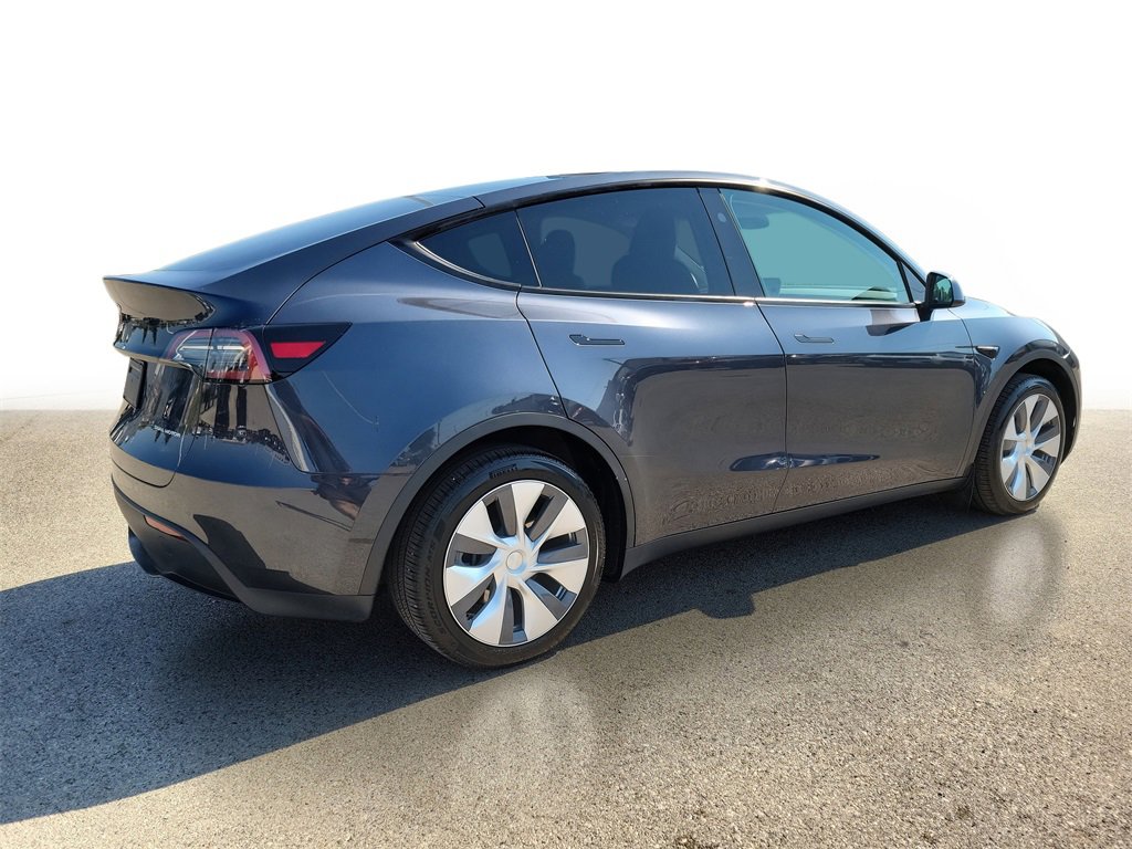 2024 Tesla Model Y Long Range photo 4