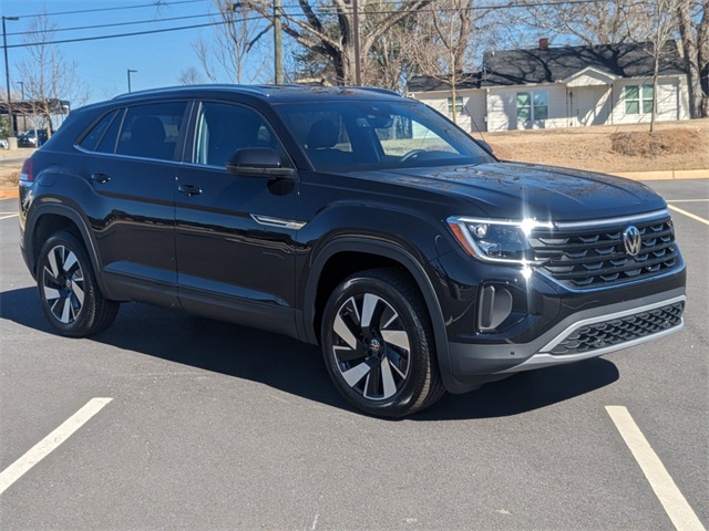 2025 Volkswagen Atlas Cross Sport SE Technology photo 2
