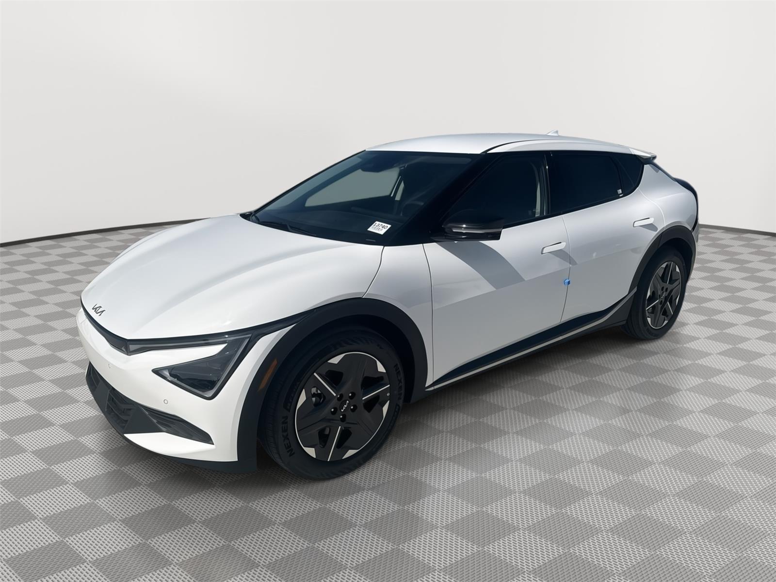 2025 Kia EV6 Light L/R's photo