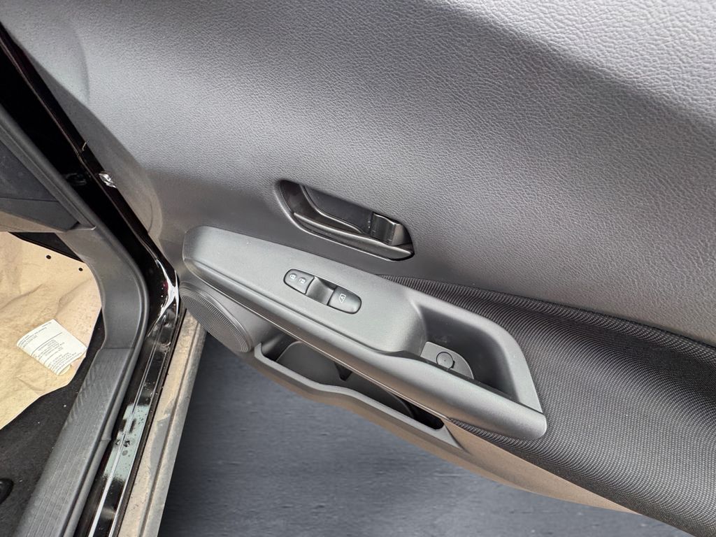 2025 Nissan Kicks Play S photo 15
