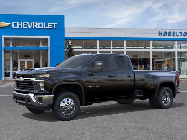 2026 Chevrolet Silverado 3500HD LT photo 2