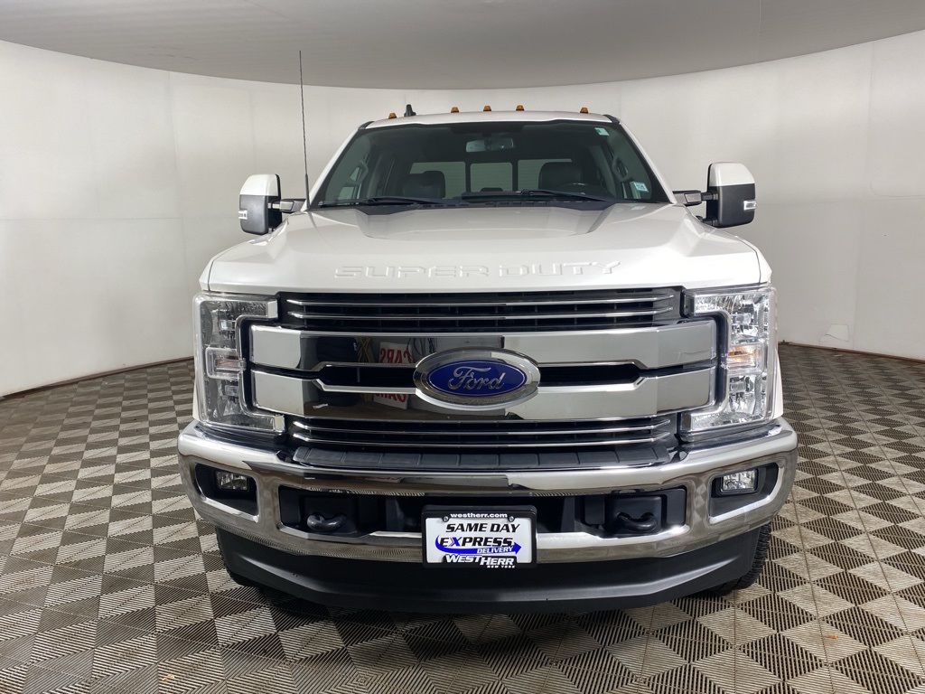 2019 Ford F-350 Lariat photo 3