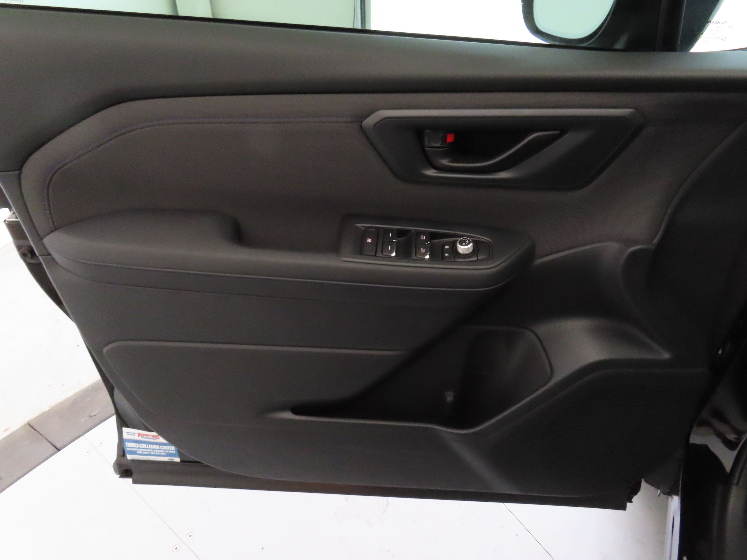 2025 Subaru Forester Premium photo 9