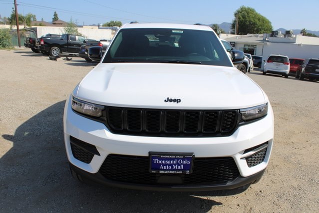 2025 Jeep Grand Cherokee Altitude X photo 2