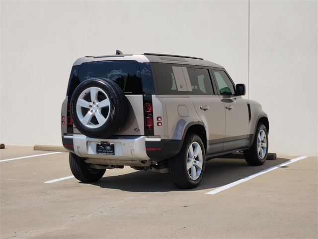 2023 Land Rover Defender 110 SE photo 7
