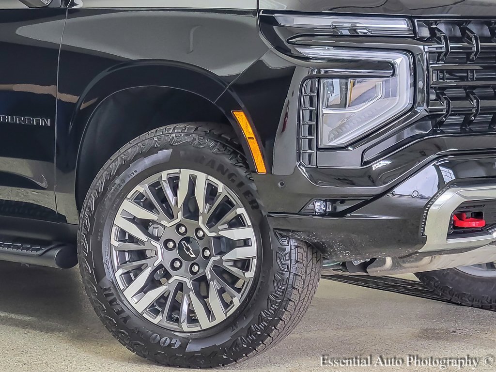 2025 Chevrolet Suburban Z71 photo 3