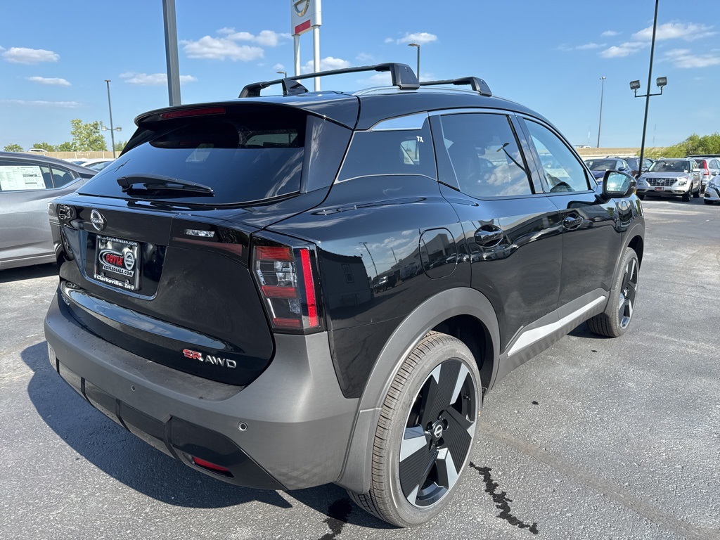 2026 Nissan Kicks SR photo 2