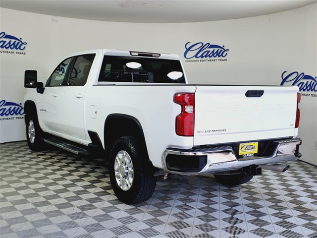 2023 Chevrolet Silverado 2500HD LT photo 2
