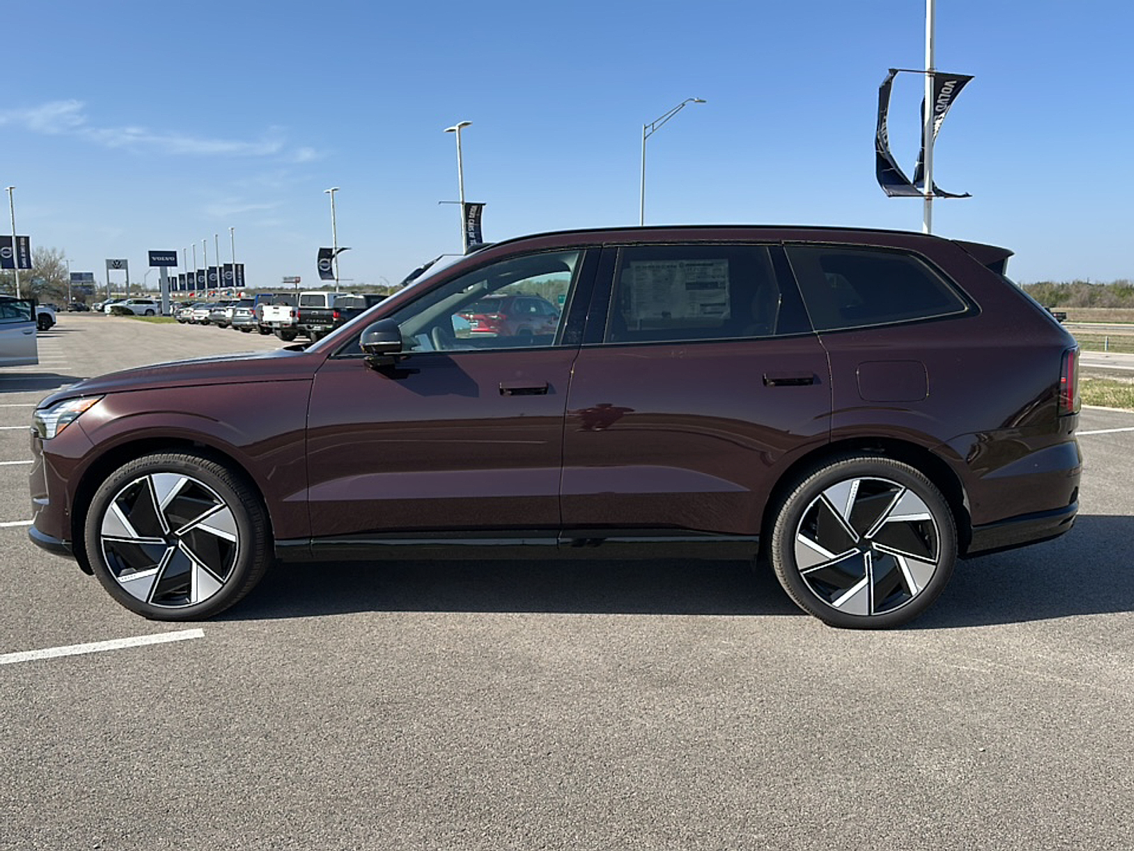 New 2025 Mulberry Red Volvo Twin Motor Performance Ultra 6-Seater image 5