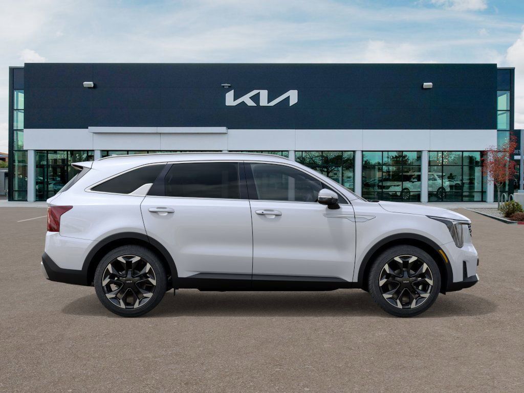 2026 Kia Sorento EX photo 4