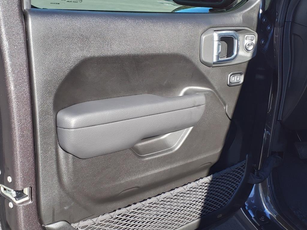 2025 Jeep Wrangler Sport S photo 4