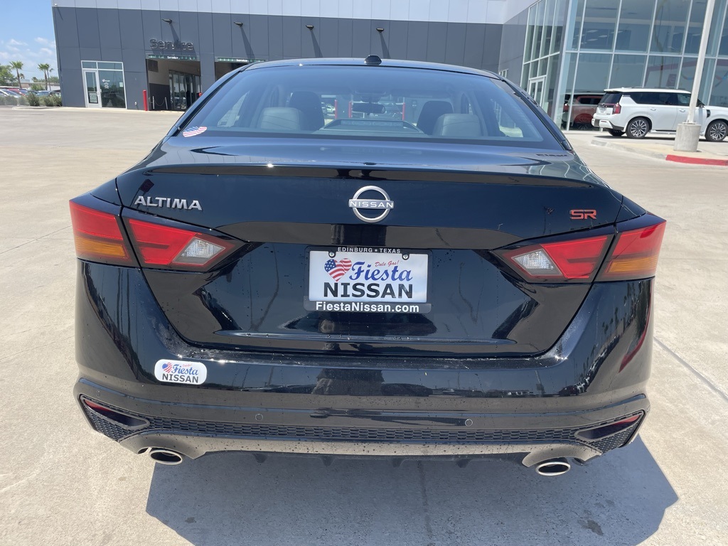 2025 Nissan Altima SR photo 4