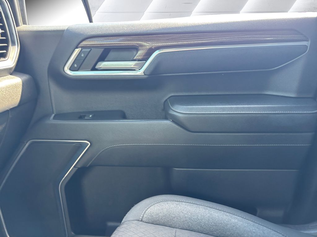 2024 Chevrolet Silverado 1500 LT photo 13