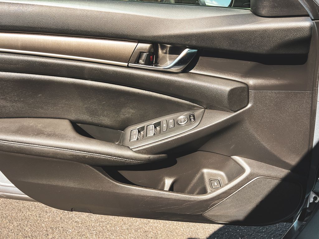 2020 Honda Accord LX photo 13