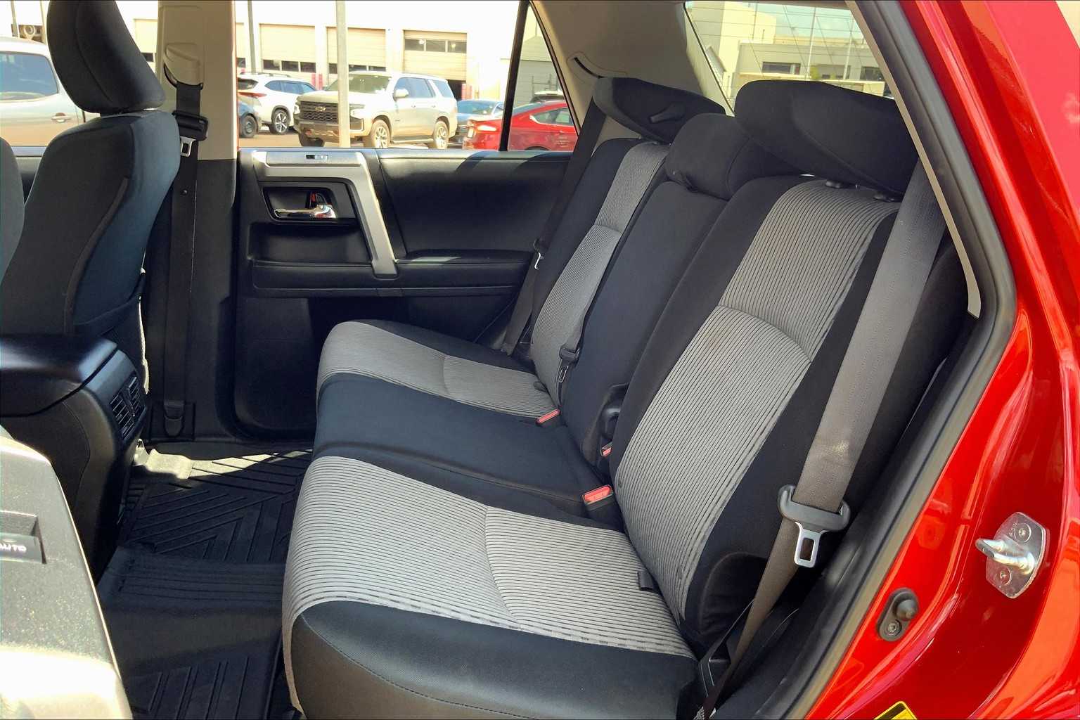 2021 Toyota 4Runner SR5 photo 15