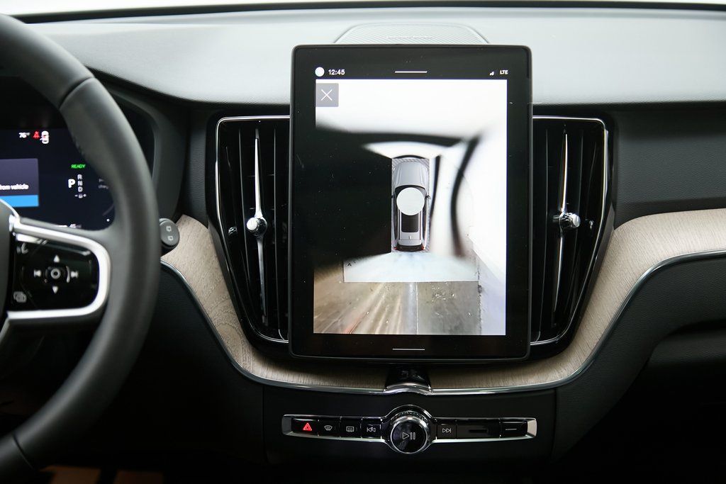 2026 VOLVO XC60 - Image 25