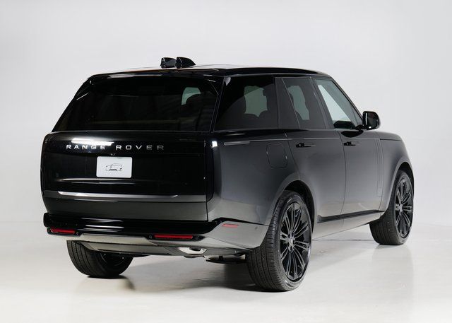 2025 Land Rover Range Rover SE photo 2