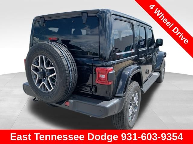 2025 Jeep Wrangler Sahara photo 5