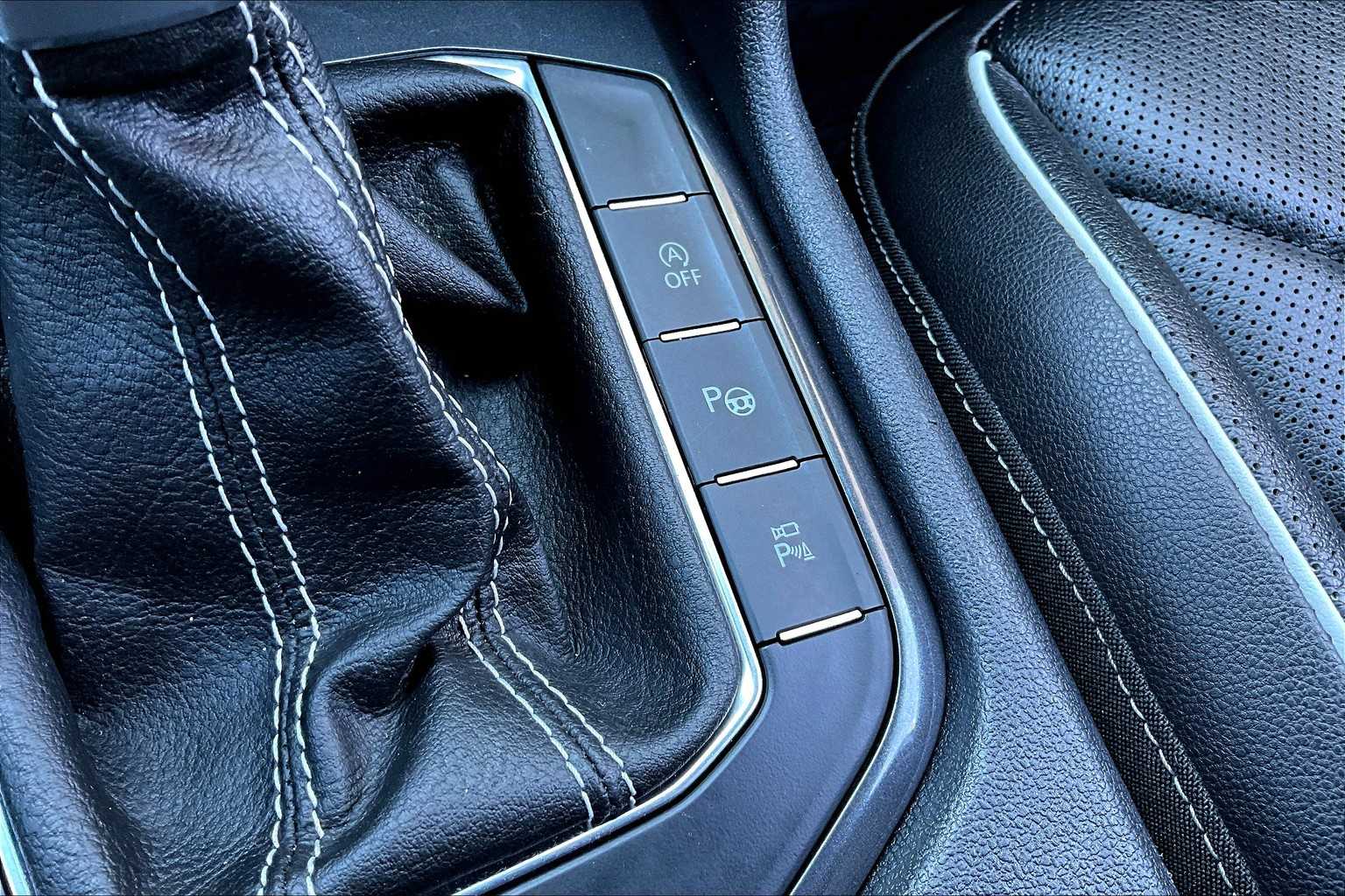2023 Volkswagen Tiguan SEL R-Line Black photo 65