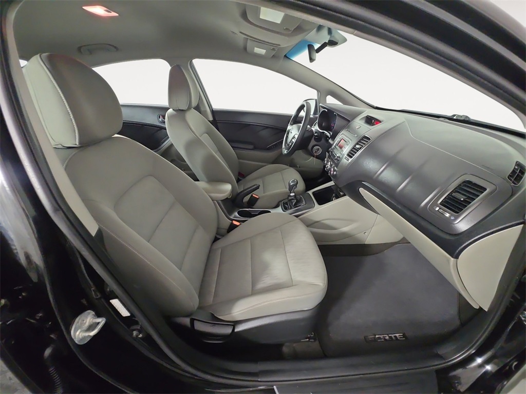 2015 Kia Forte LX photo 15