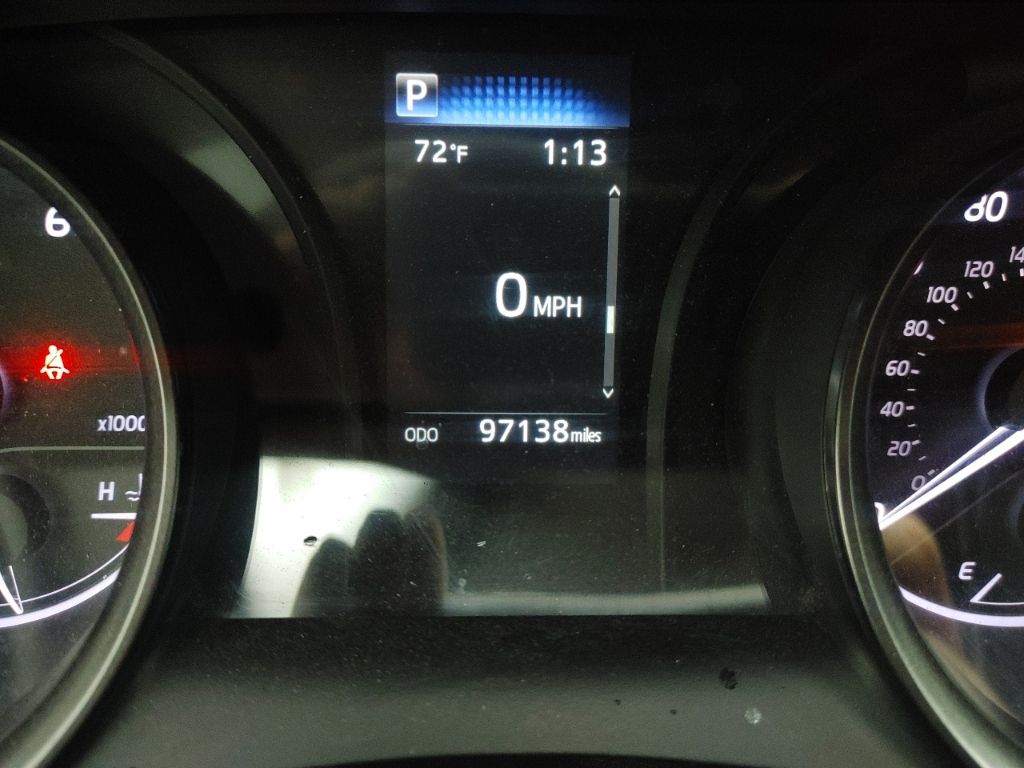 2021 Toyota Camry SE photo 19