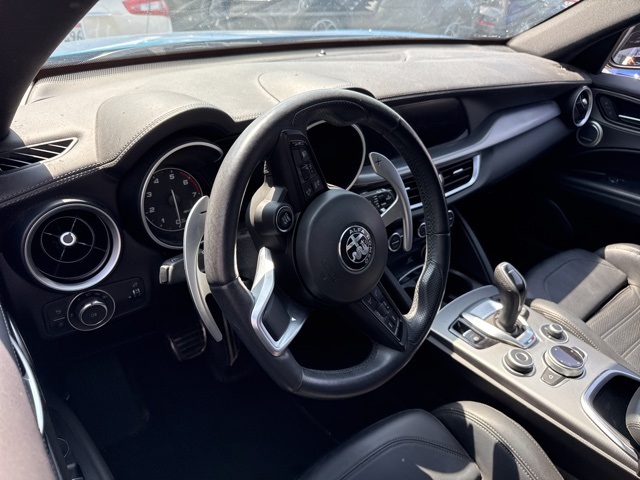 2022 Alfa Romeo Stelvio Ti Sport photo 3