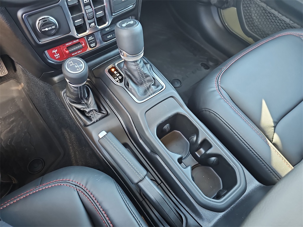 2025 Jeep Wrangler Rubicon photo 23