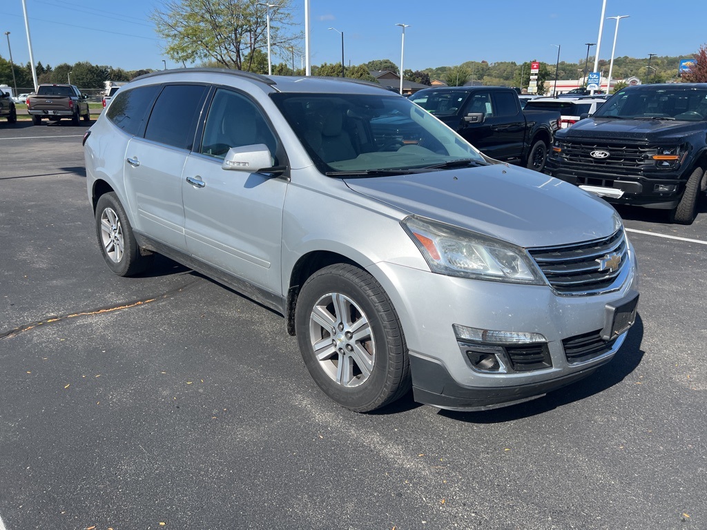2015 Chevrolet Traverse 2LT photo 2
