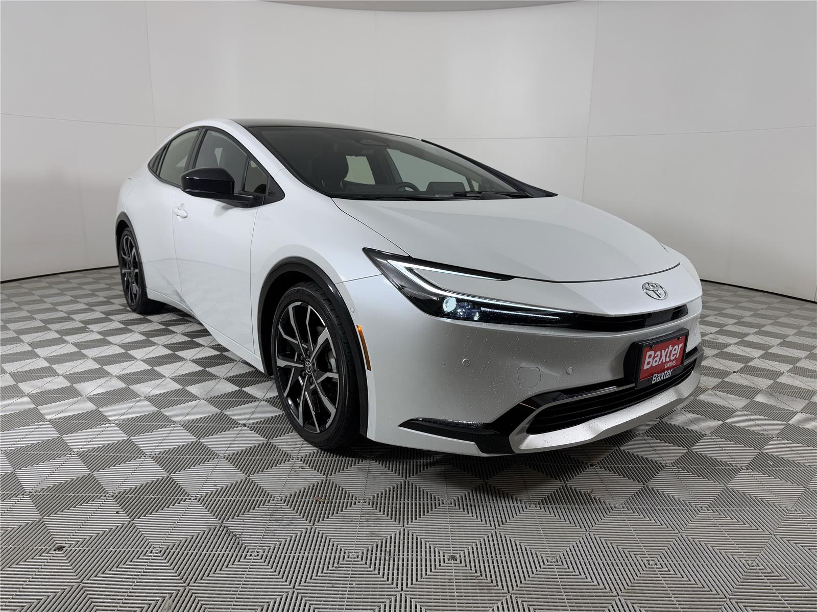 2025 Toyota Prius XSE Premium's photo