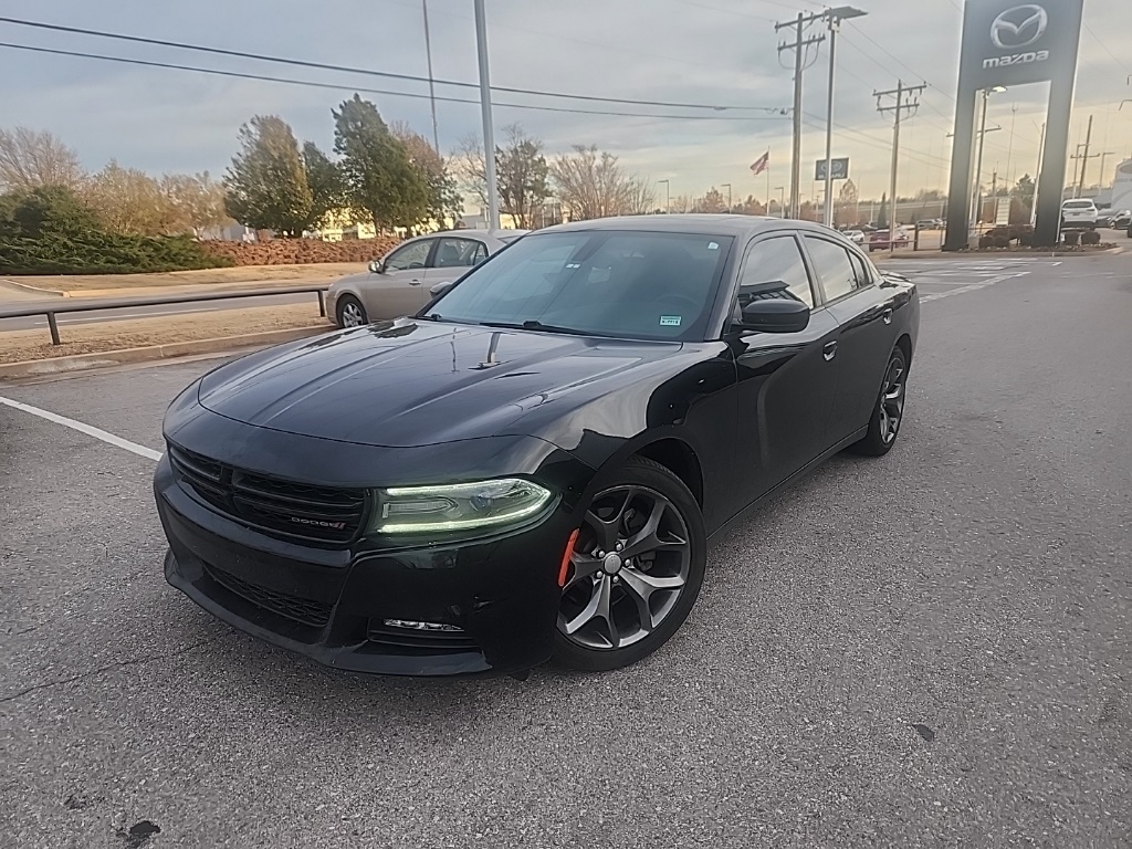 2016 Dodge Charger SXT's photo