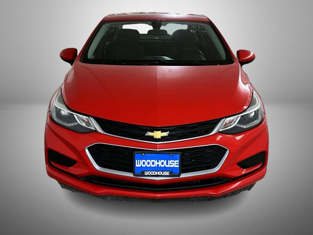 2016 Chevrolet Cruze LT photo 2