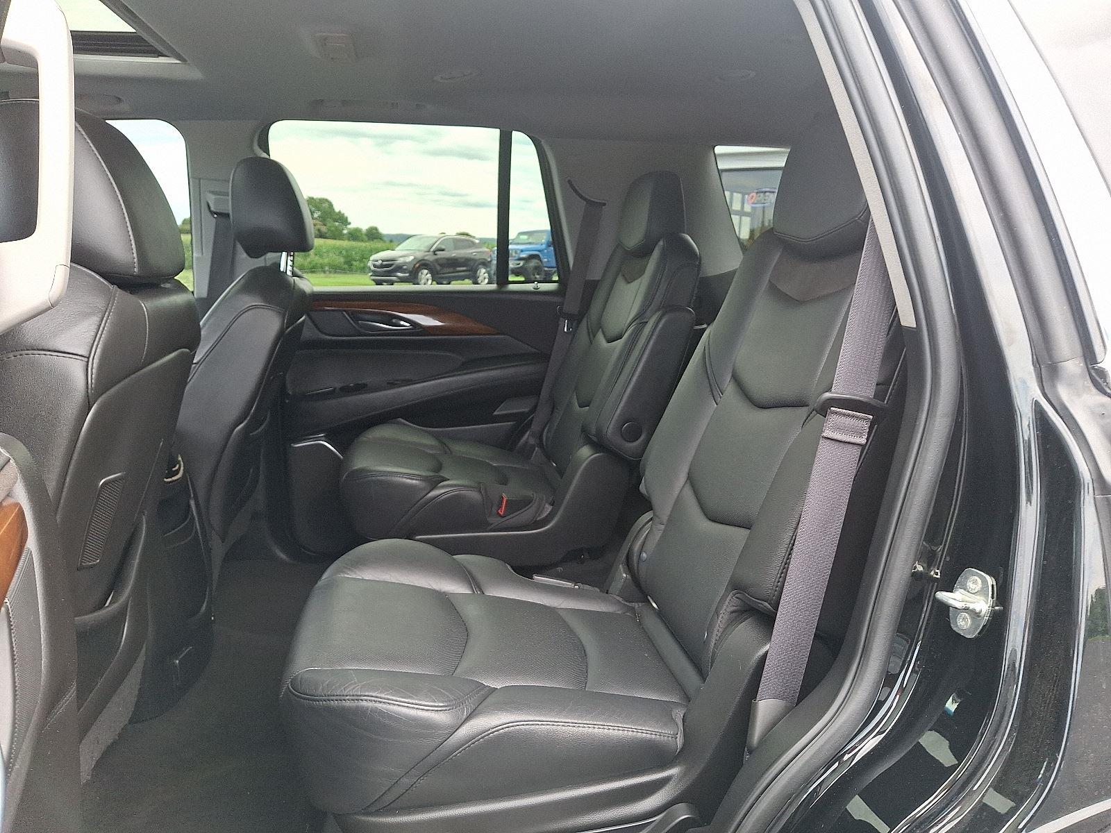 2017 Cadillac Escalade Luxury photo 10