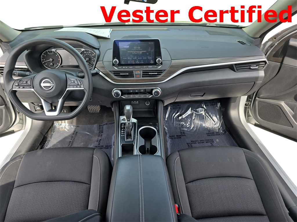 2023 Nissan Altima 2.5 SV photo 8