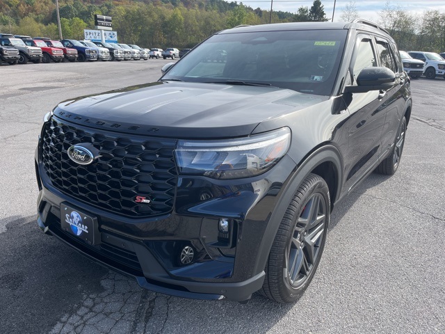 2025 Ford Explorer ST-Line photo 7