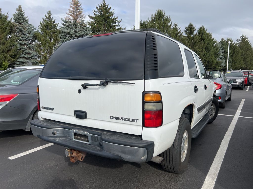 2004 Chevrolet Tahoe LS photo 3