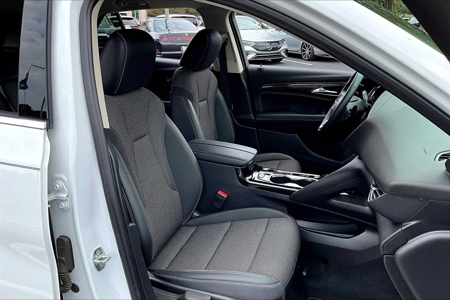 2022 Buick Envision Preferred photo 7