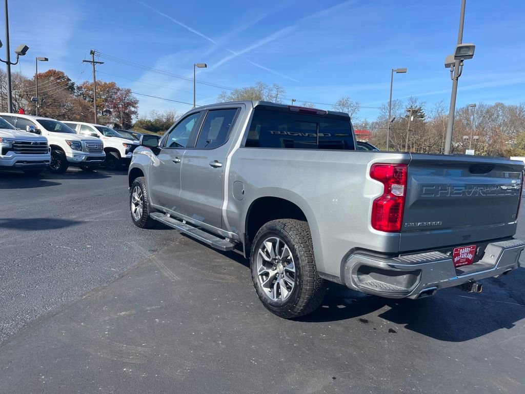2025 Chevrolet Silverado 1500 LT photo 3