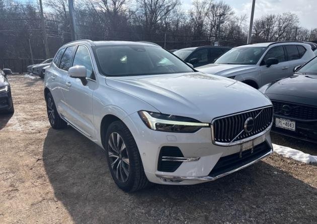 2023 Volvo XC60 Plus's photo