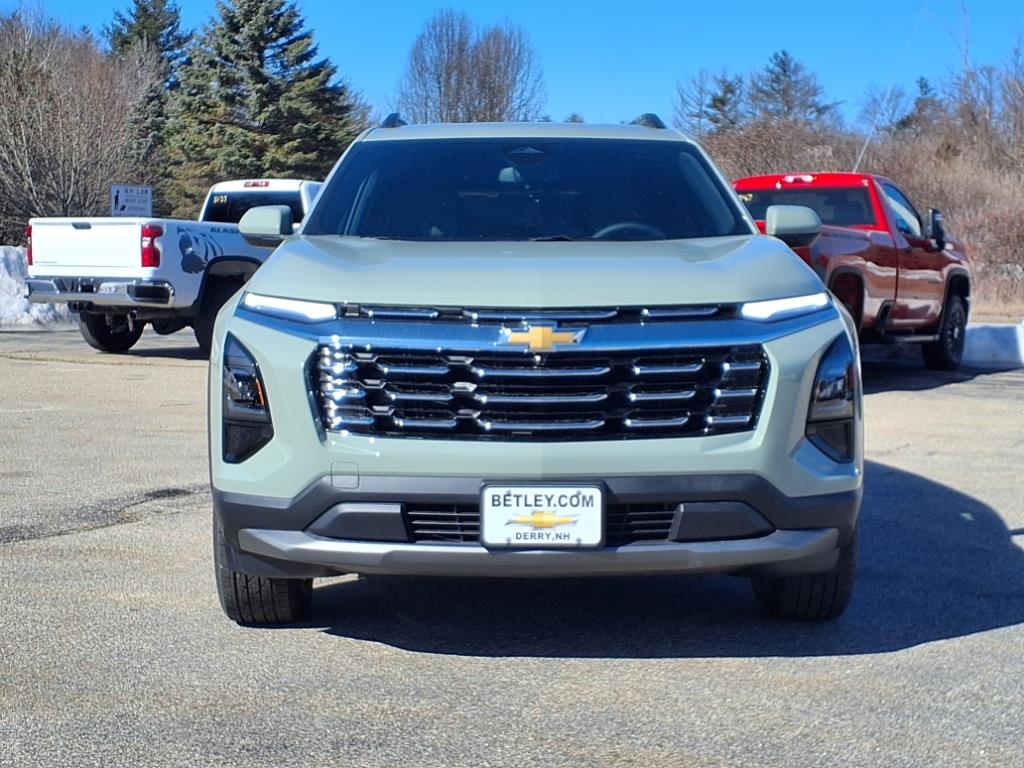 2025 Chevrolet Equinox LT photo 8
