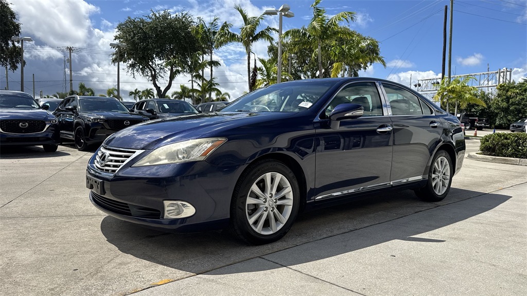 2011 Lexus ES 350 photo 26