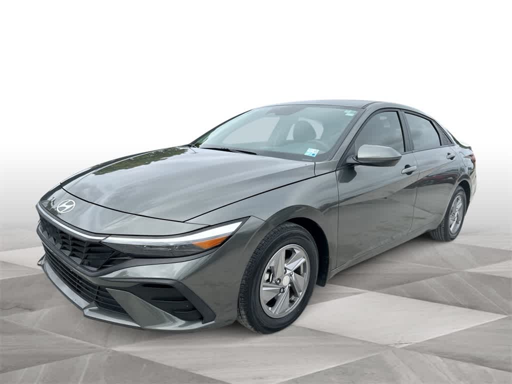 2024 Hyundai Elantra SE