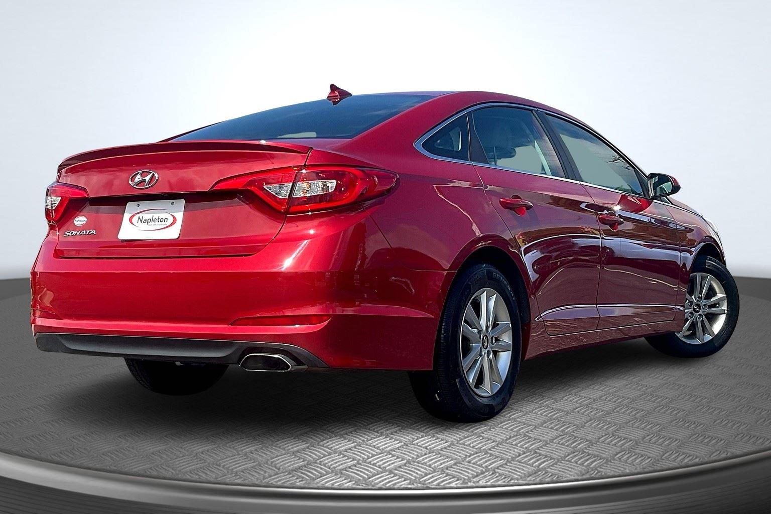 Used 2017 Hyundai Sonata Base with VIN 5NPE24AF2HH548431 for sale in Crystal Lake, IL