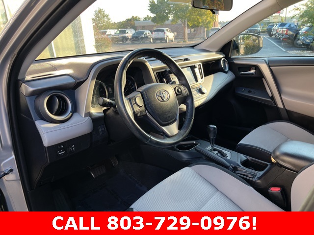 2016 Toyota RAV4 XLE photo 6