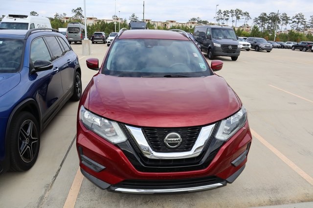 2019 Nissan Rogue SV photo 2