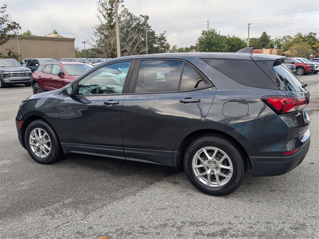 2022 Chevrolet Equinox LS photo 4