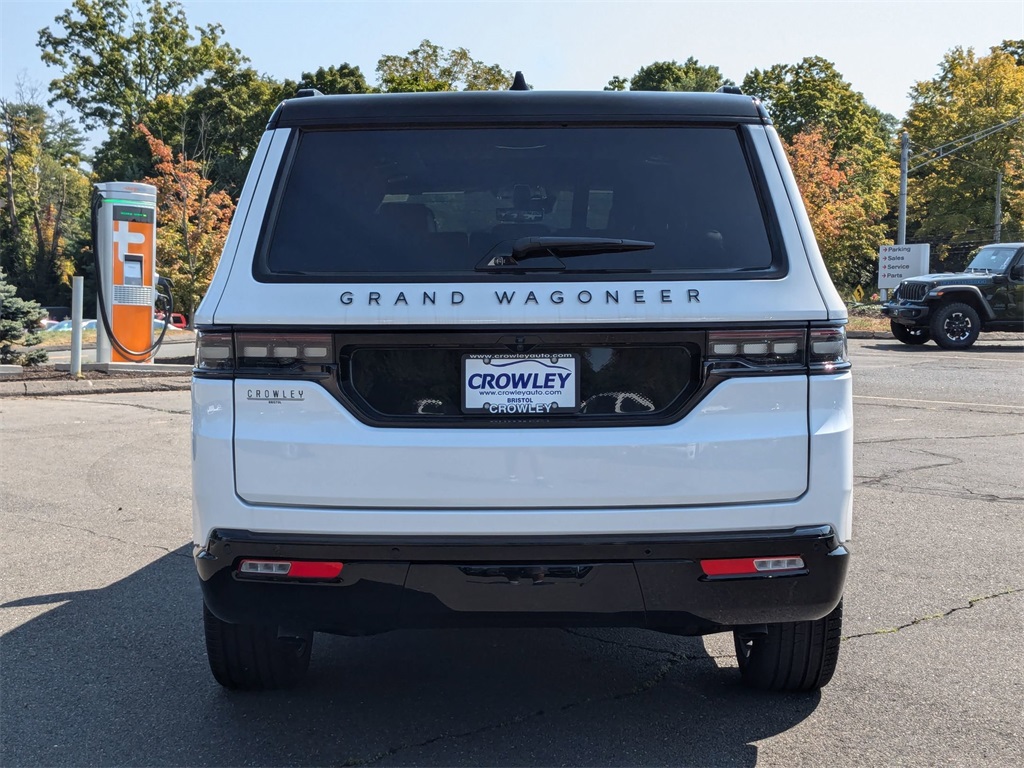 2024 Jeep Grand Wagoneer II photo 4